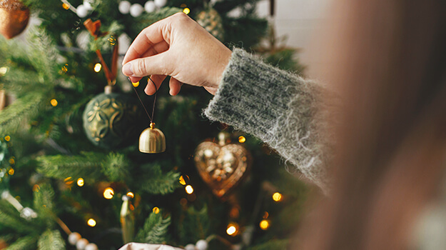 The most beautiful Christmas themes to create Christmas decor like a professional, inspiration for decorating the Christmas tree.